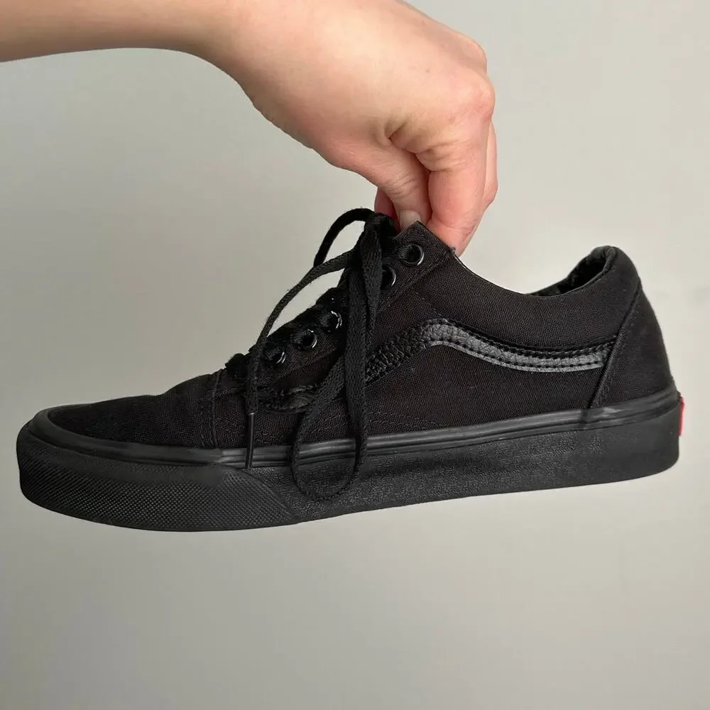 Vans Black Low-Top Lace-Up Sneakers